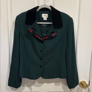 Elegant Green Women's Jacket with Black Collar